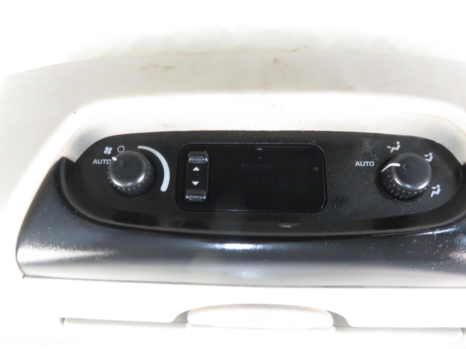 ODTWARZACZ EKRAN DVD CHRYSLER VOYAGER IV P05005009AD - 7
