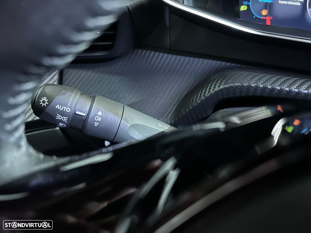 Peugeot 2008 1.2 PureTech Allure Pack - 37