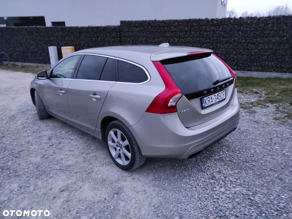 Volvo V60 T5 Drive-E Momentum - 8