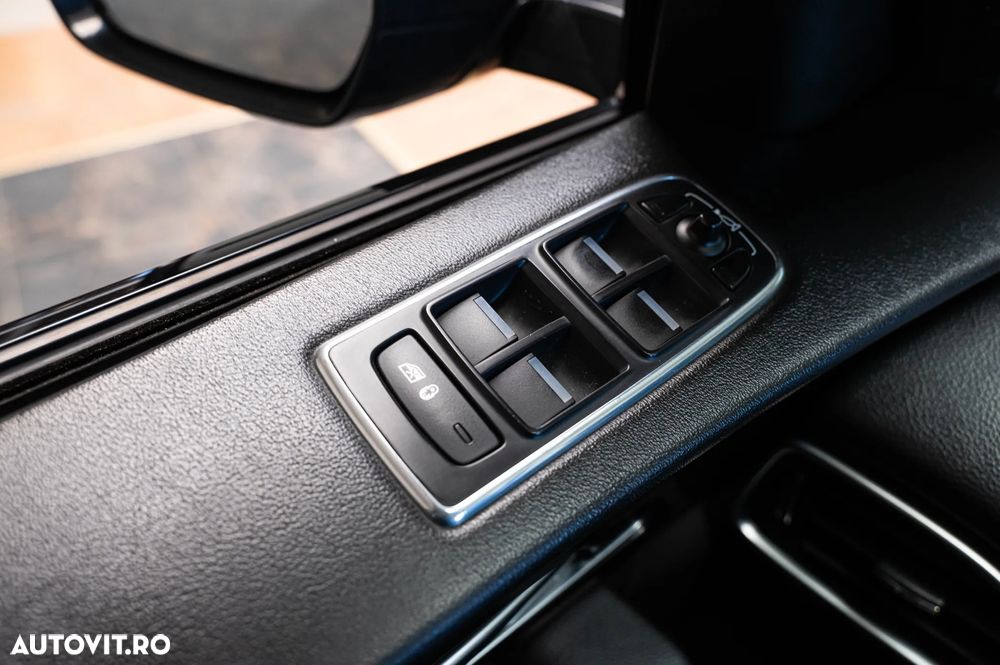 Jaguar F-Pace 20d AWD Aut. R-Sport - 25