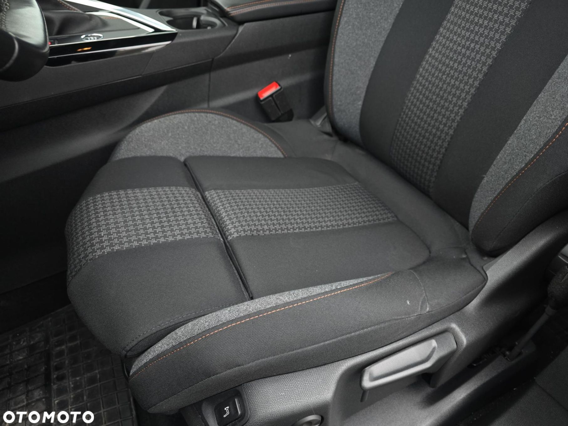 Peugeot 3008 1.2 PureTech GPF Active S&S - 15