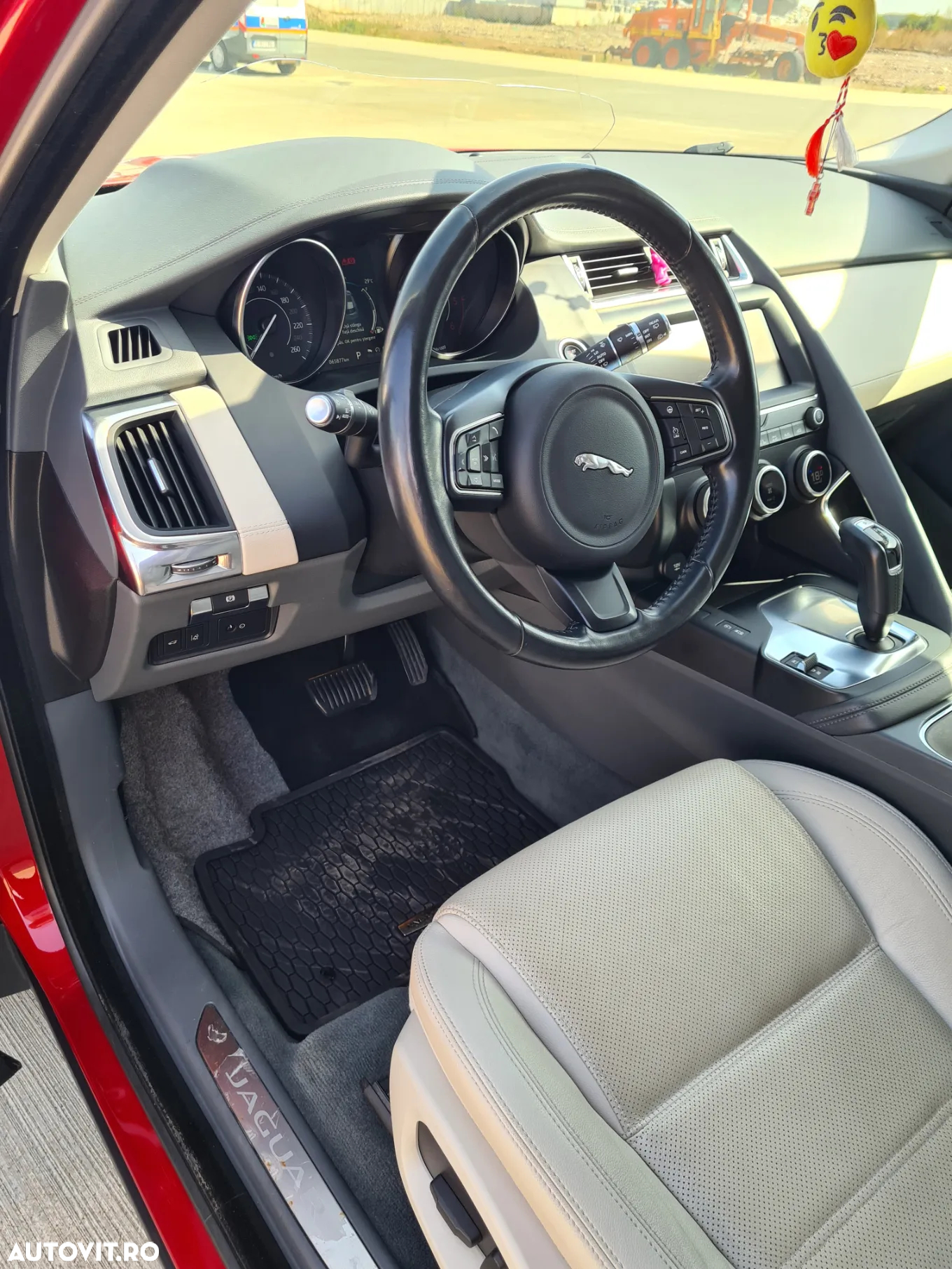 Jaguar E-Pace D150 AWD R-Dynamic S - 20