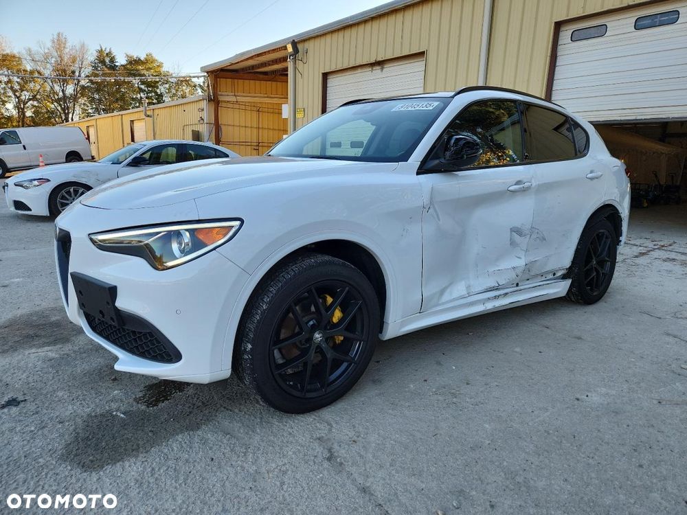 Alfa Romeo Stelvio 2.0 Turbo 16V AT8-Q4 Ti - 5