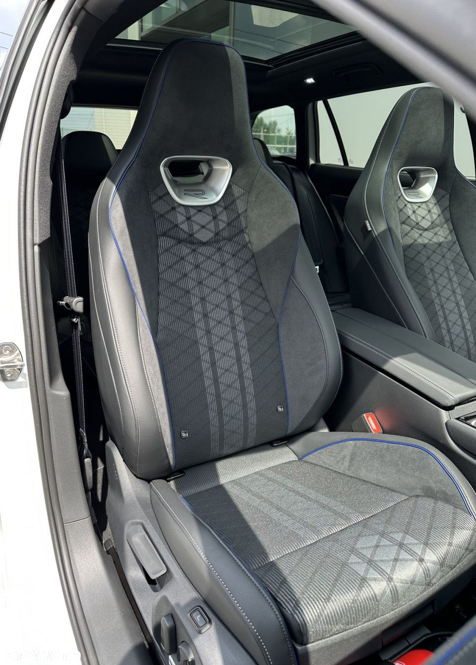 Volkswagen Passat - 24
