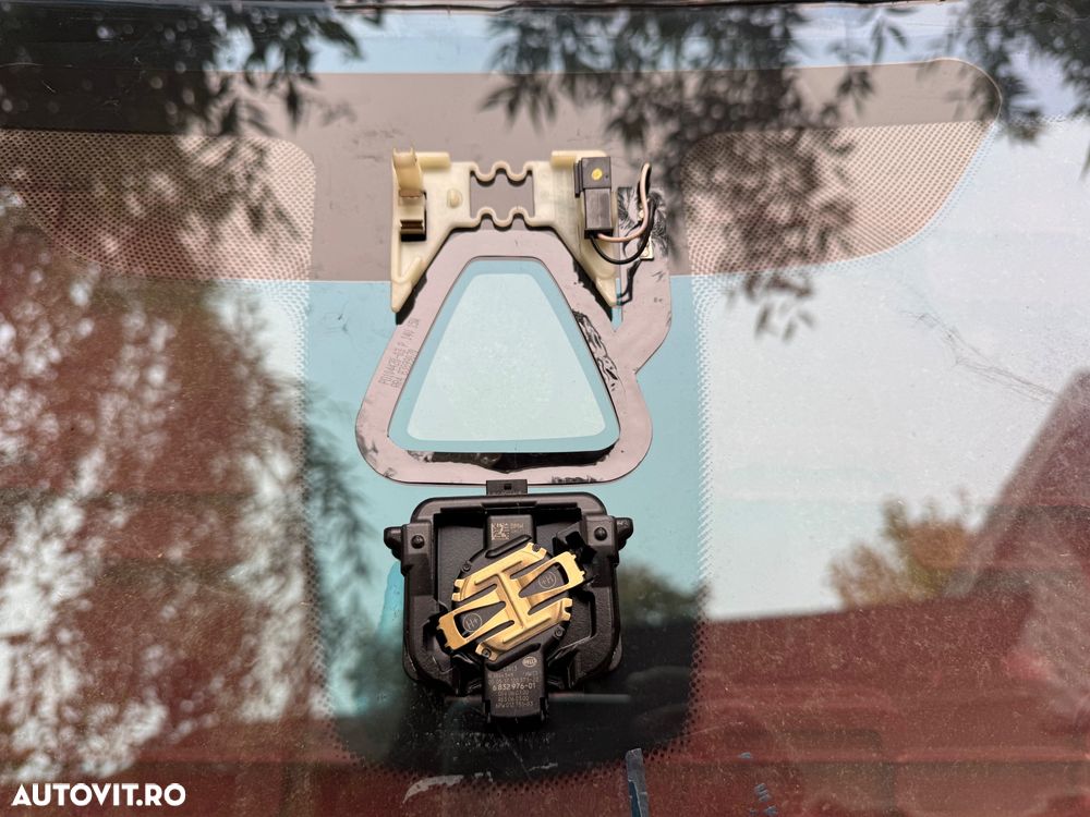 Vând parbriz original bmw F01 F02 cu hud kafas camera semne de circulație heliomat ( confort climatic ) reflectă razele uv pt modele după 2012 - 5