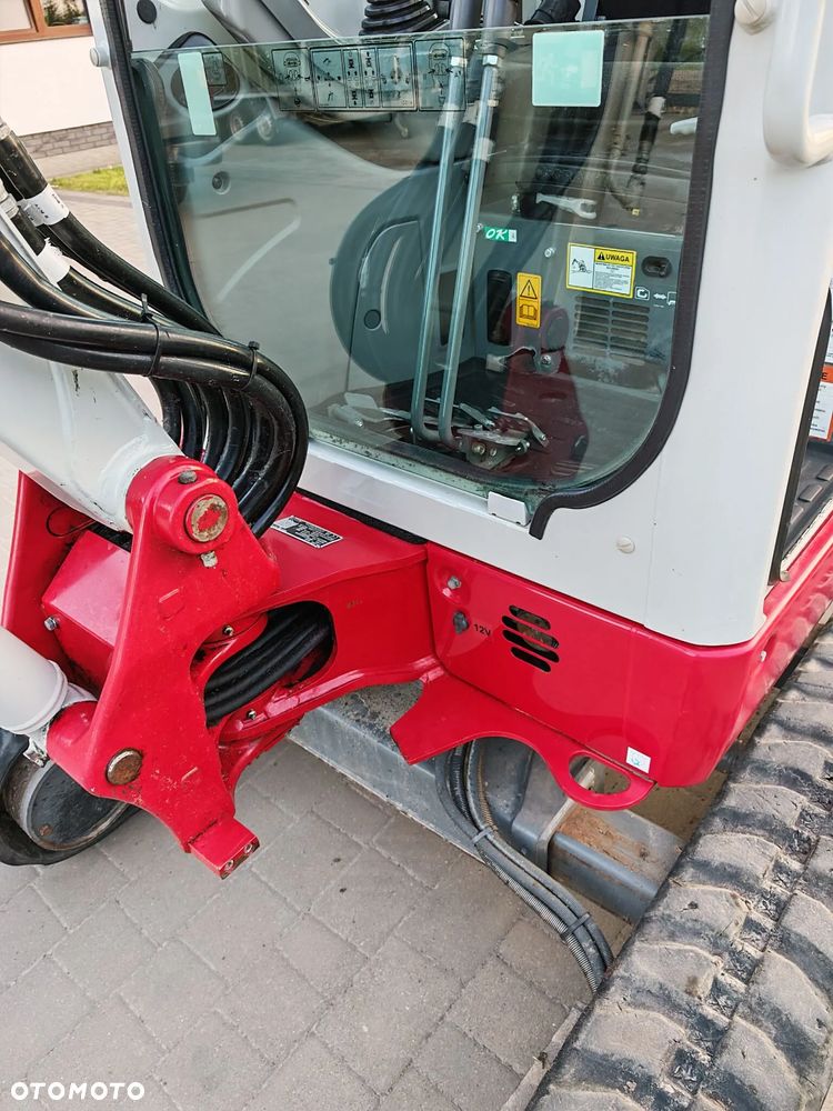 Takeuchi TB225 - 8