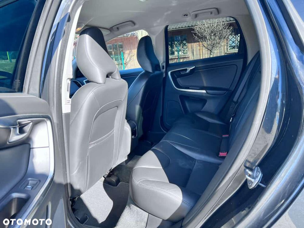 Volvo XC 60 D4 Geartronic Momentum - 12