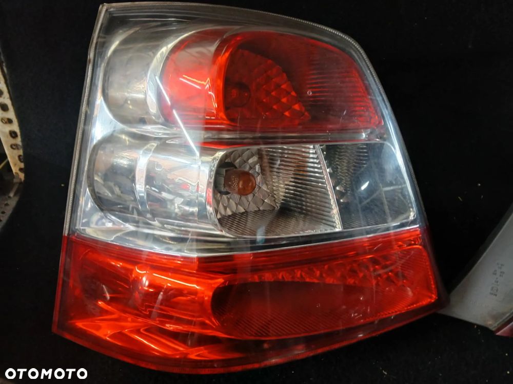 Honda Civic VII lift 5D lampa tylna lewa, prawa - 2
