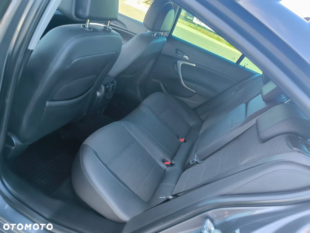 Opel Insignia - 12