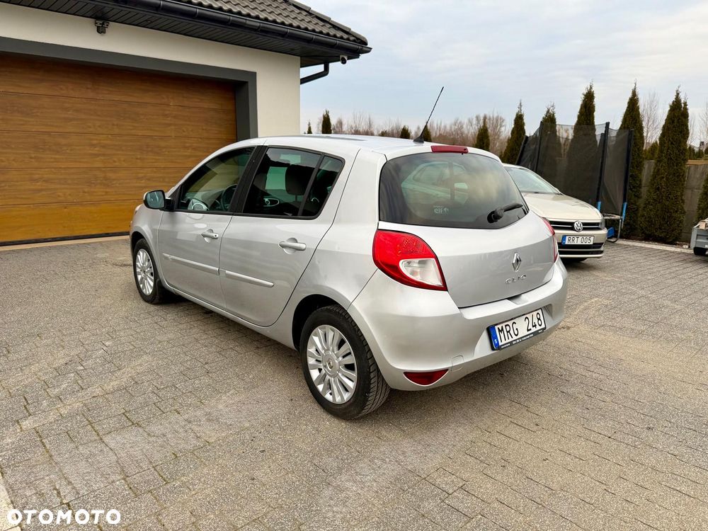 Renault Clio 1.2 16V Intens - 6