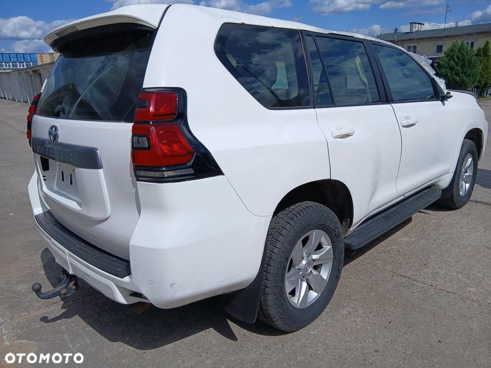 Toyota Land Cruiser - 3