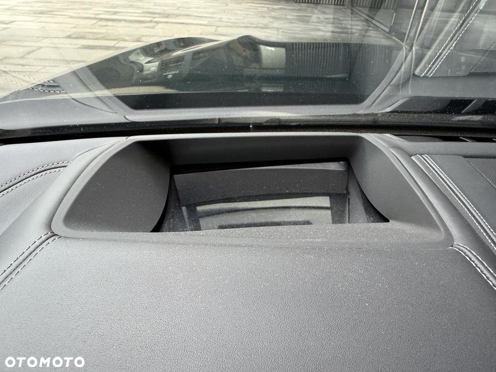 BMW Seria 8 - 16