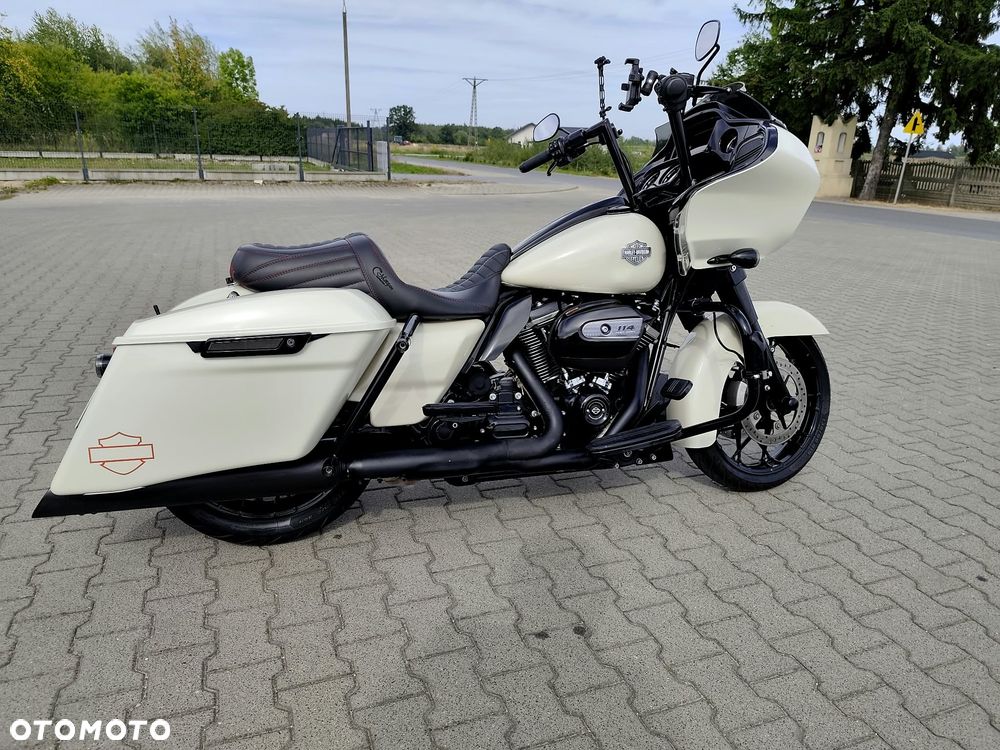 Harley-Davidson Touring Road Glide - 21