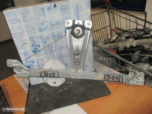 Elevador Manual 827202131R DACIA LOGAN 2 MCV FASE 1 2013 1.2I 75CV 5P BRANCA TDRT DACIA SANDERO 2 FASE 2 2017 0.9I 90CV 5P LARANJA TD - 2