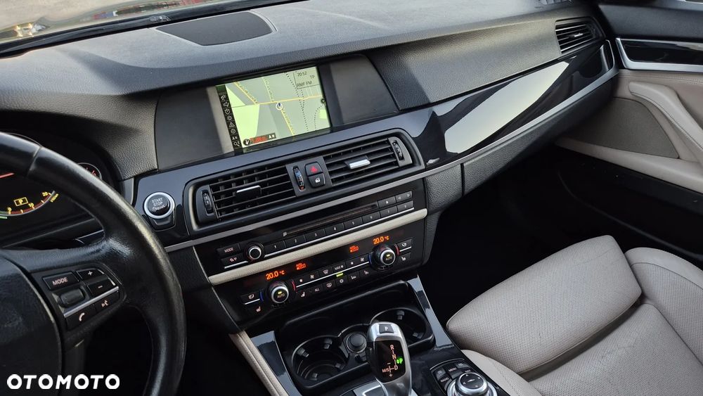 BMW Seria 5 520d - 39