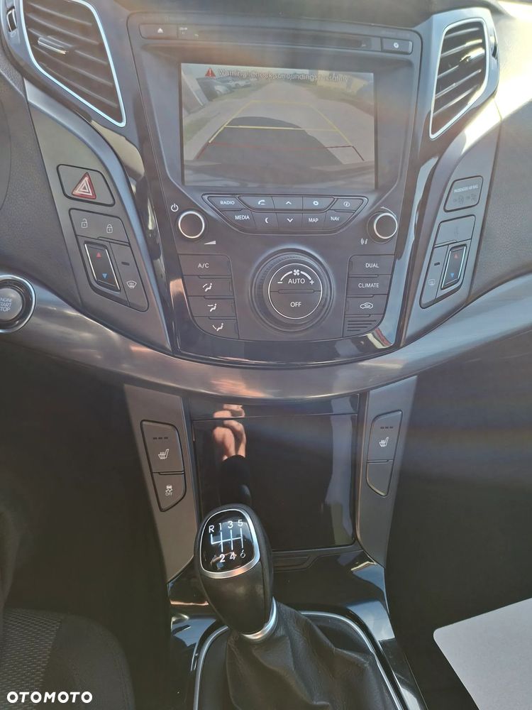 Hyundai i40 i40cw 1.7 CRDi Fifa World Cup Edition - 6