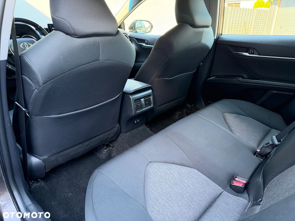 Toyota Camry 2.5 Hybrid Comfort CVT - 24