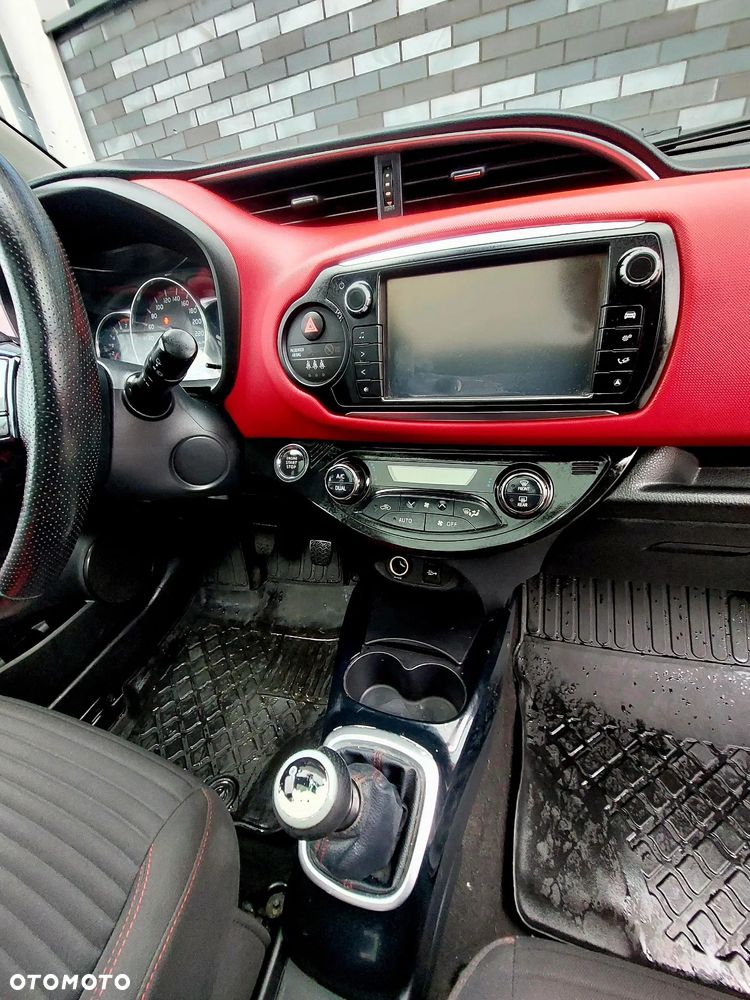 Toyota Yaris 1.33 Premium - 12