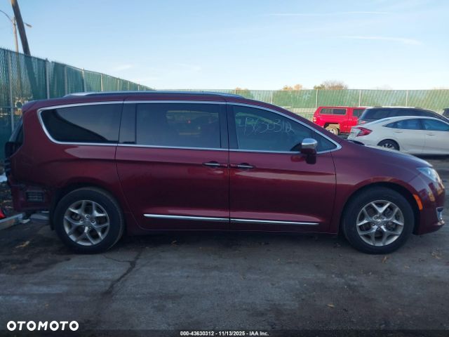 Chrysler Pacifica - 8