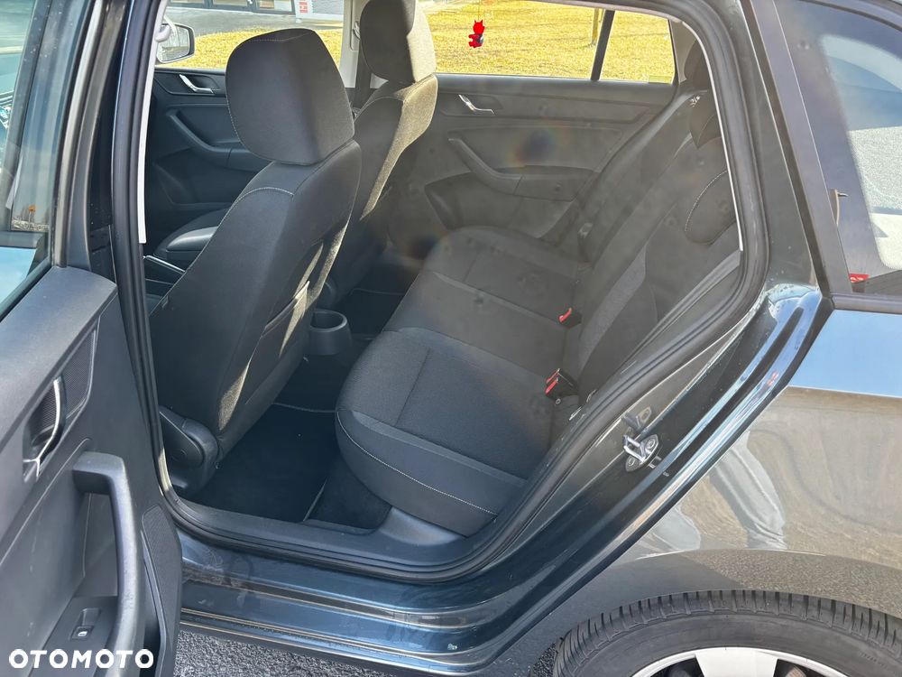 Skoda RAPID 1.6 TDI DPF Ambition - 14