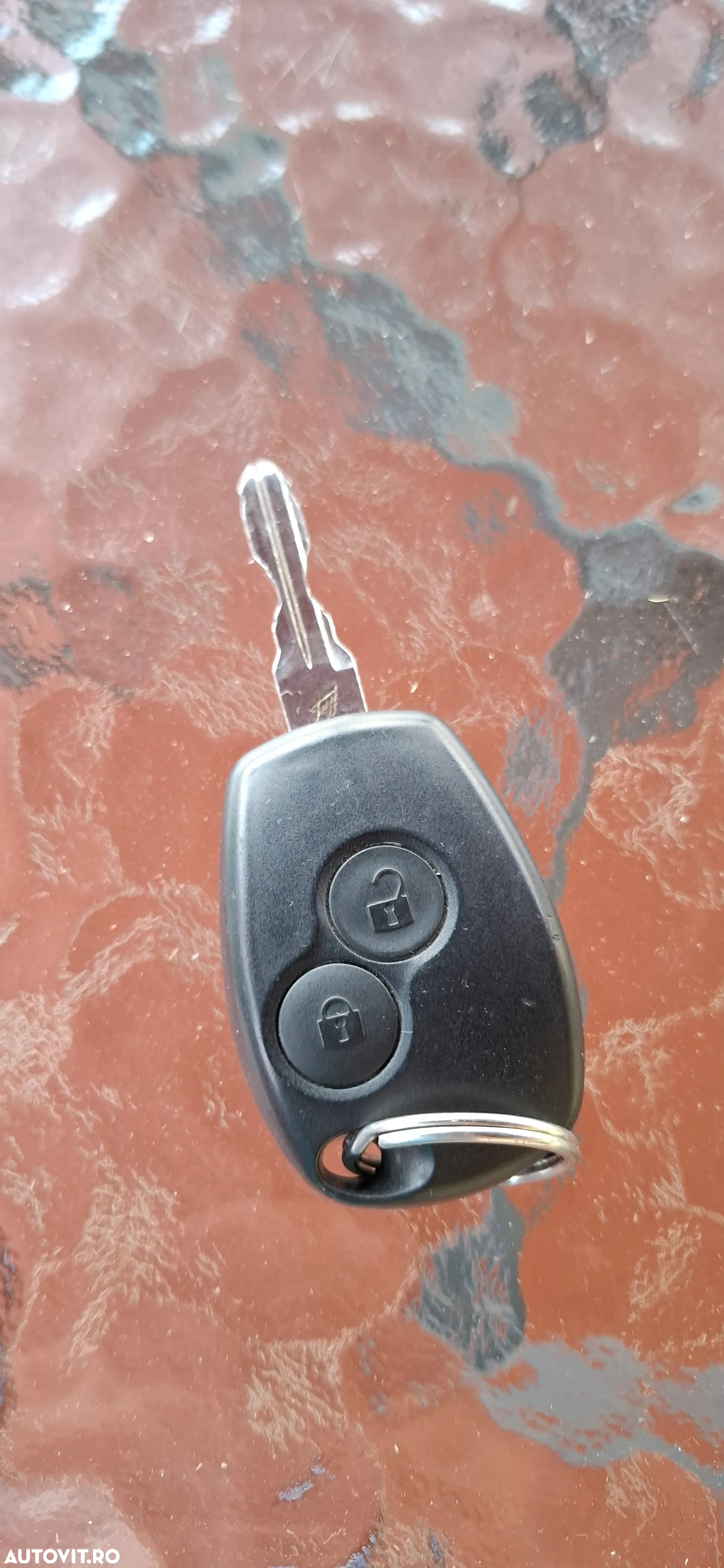 Dacia Sandero 1.6 MPI Laureate - 8