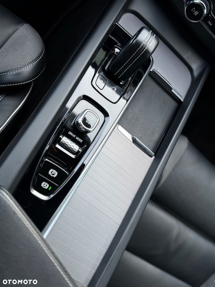 Volvo XC 60 - 32