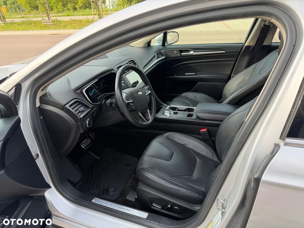 Ford Fusion - 20