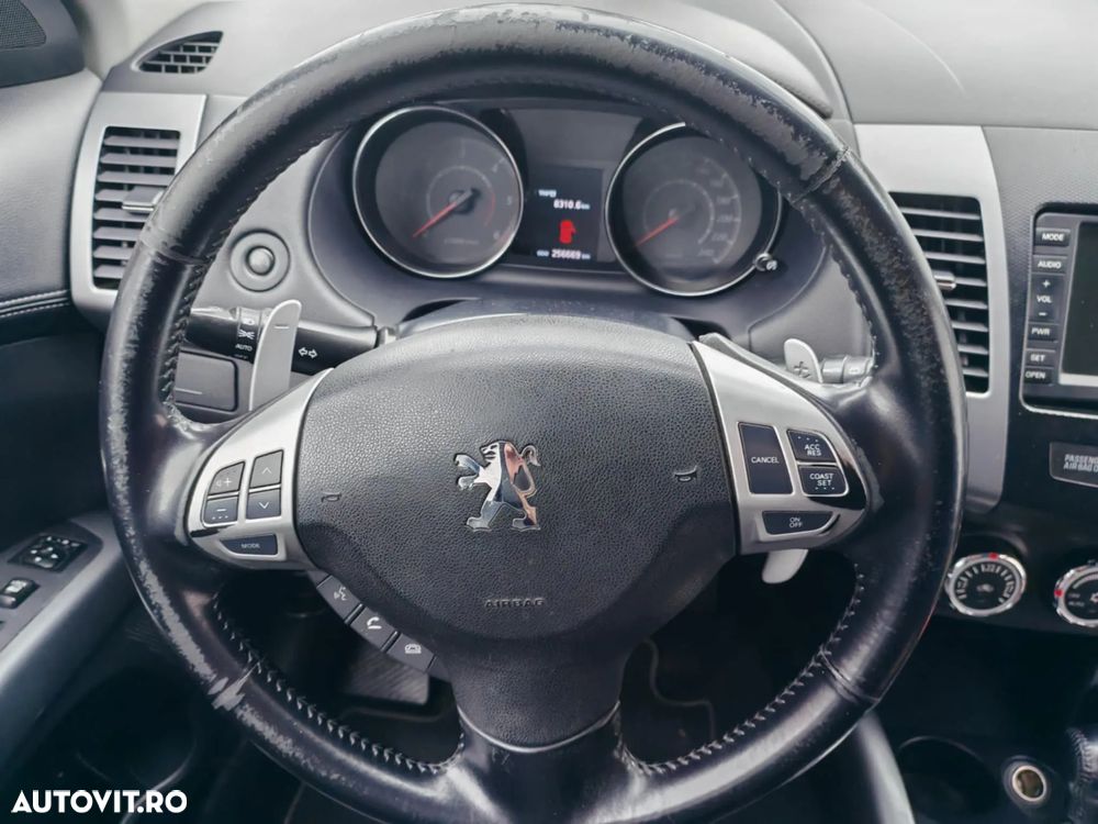 Peugeot 4007 - 8