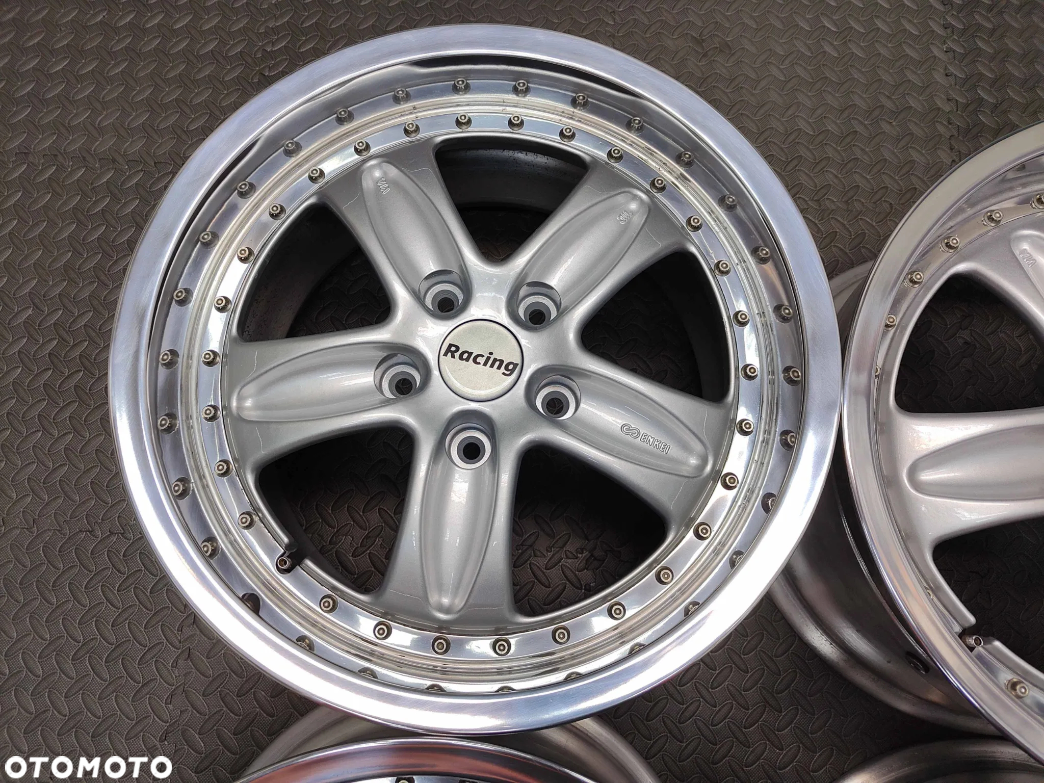 ENKEI WINSOME 17×8.5J +44 5×120 - 4