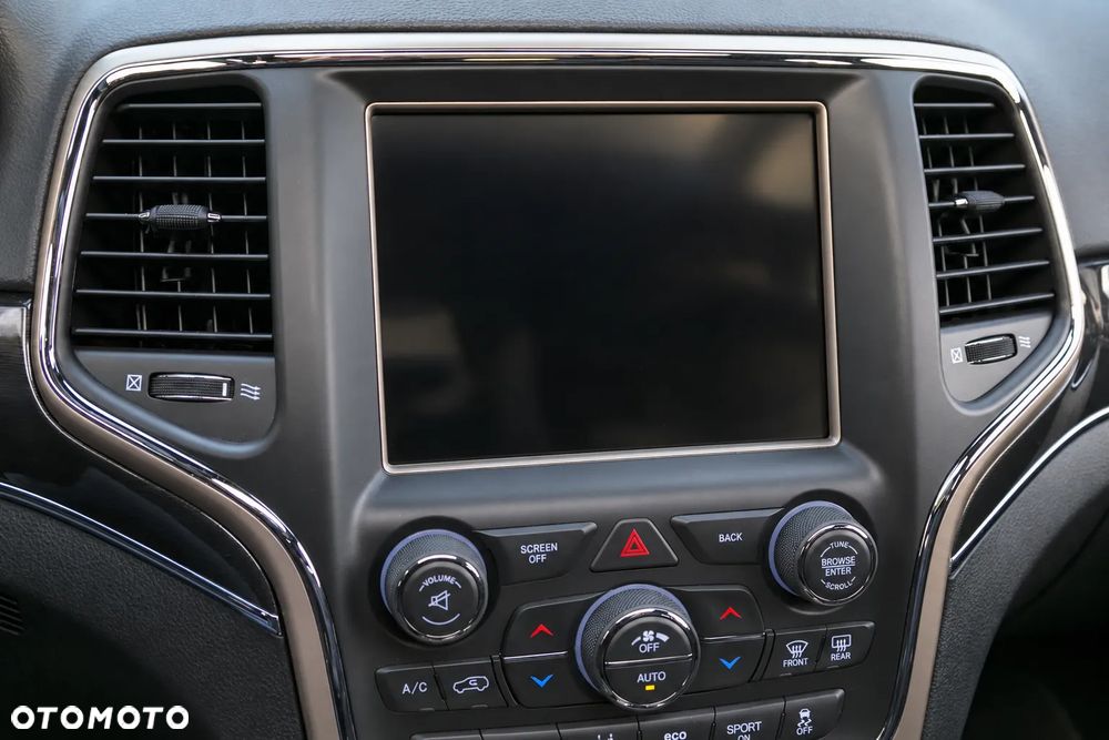 Jeep Grand Cherokee - 16