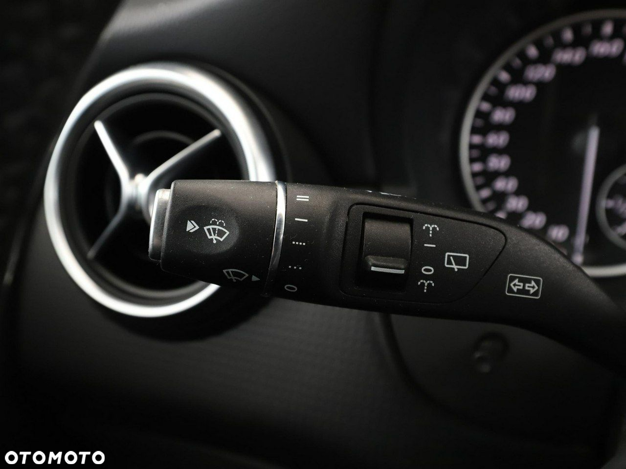 Mercedes-Benz Klasa A 180 (BlueEFFICIENCY) Style - 28