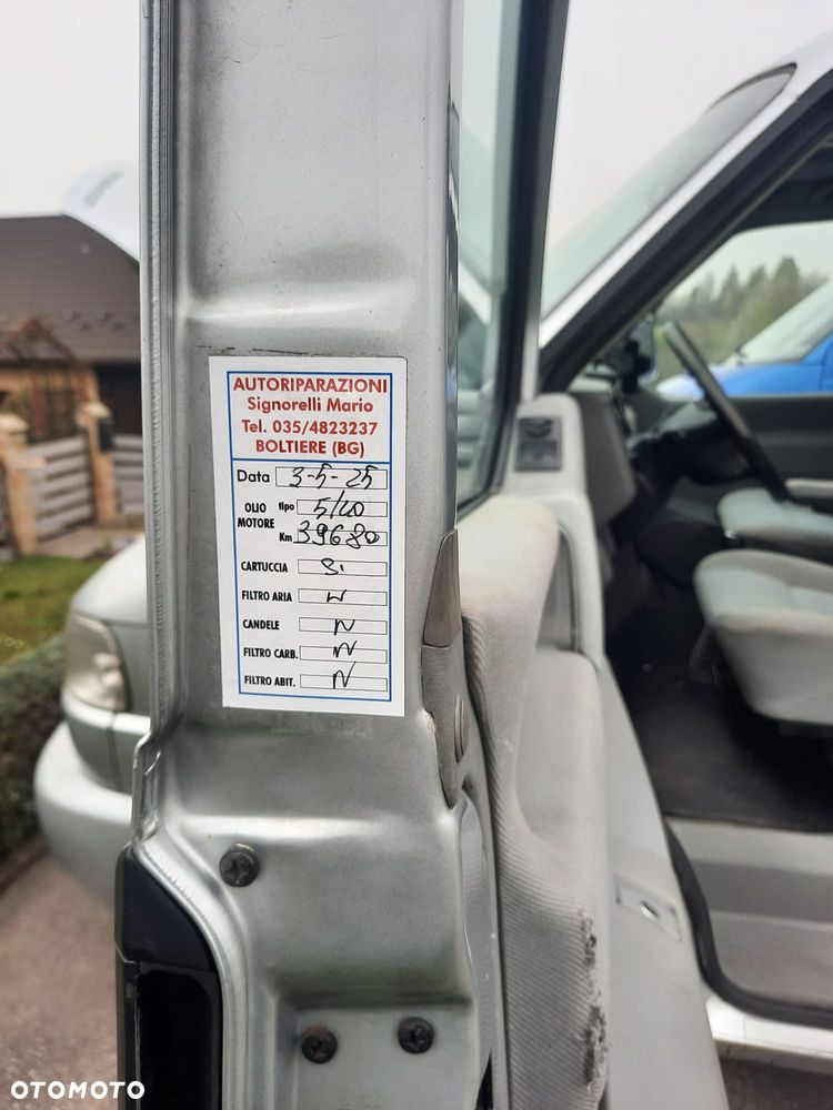 Volkswagen Multivan Standard - 32