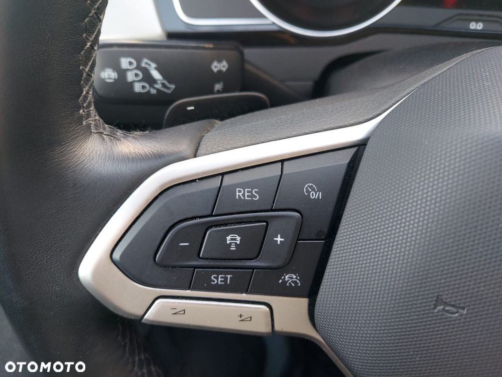 Volkswagen Passat 2.0 TDI SCR DSG Business - 14