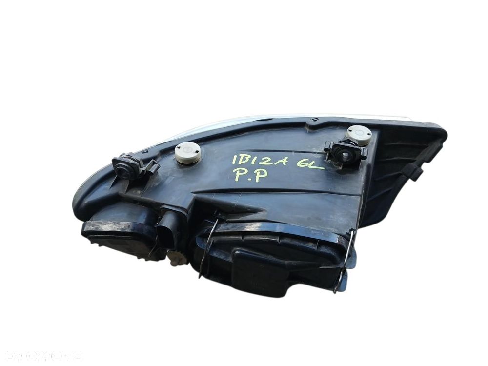 LAMPA PRAWA PRZEDNIA SEAT IBIZA 6L - 2