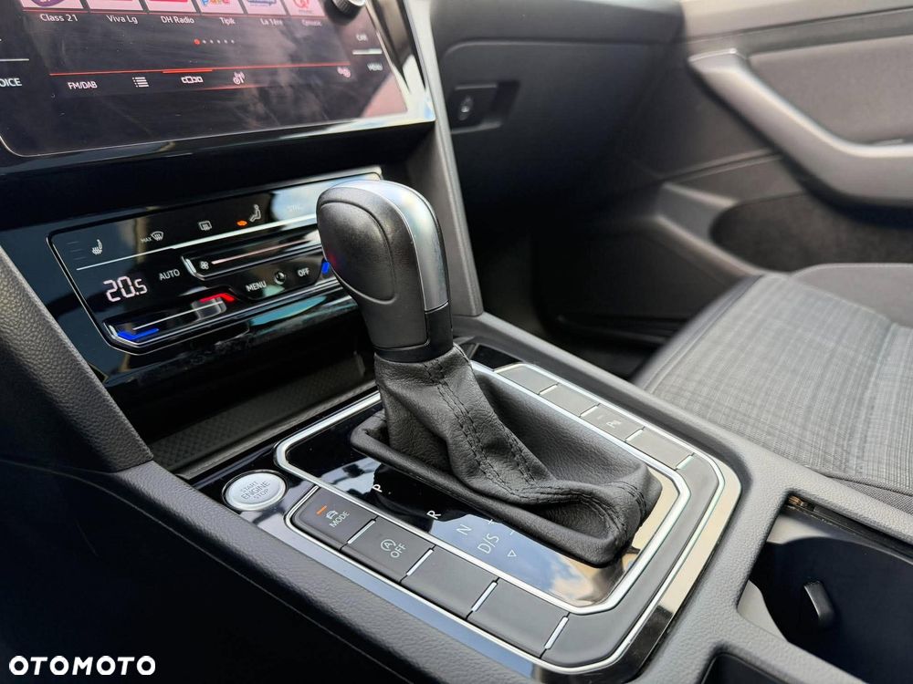 Volkswagen Passat - 19