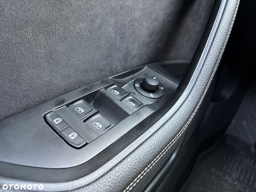 Skoda Superb 2.0 TSI 4x4 Scout DSG - 25