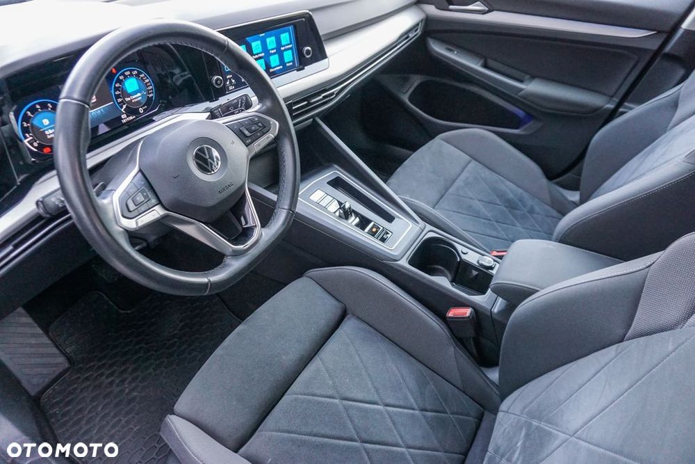 Volkswagen Golf - 11