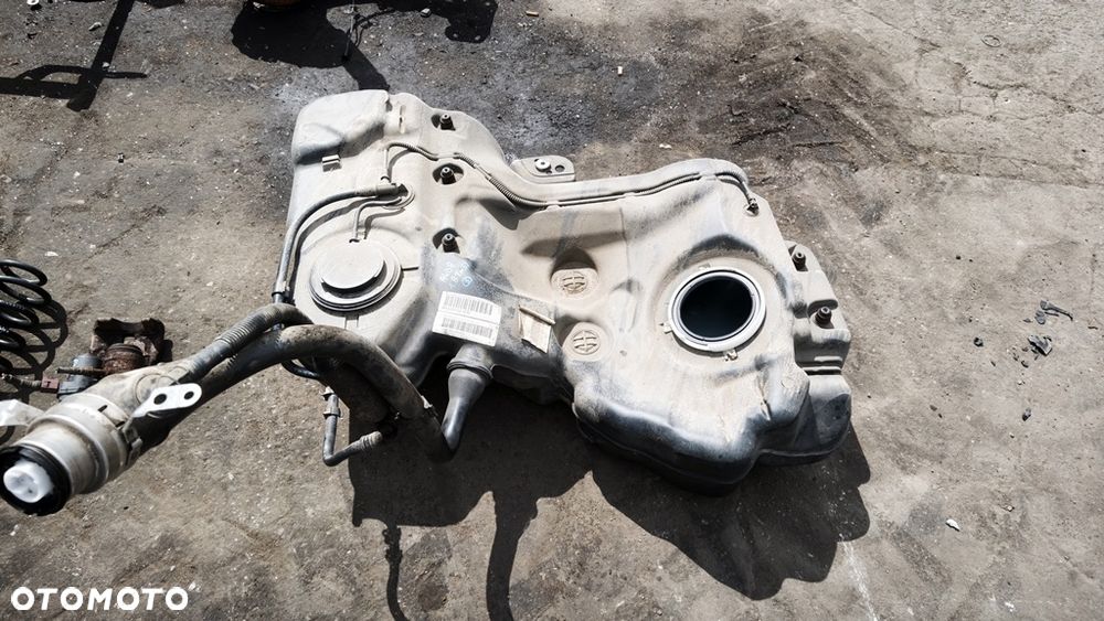 AUDI A4 B8 08r 1.8 TFSI ZBIORNIK BAK PALIWA 8K0201021EM - 1