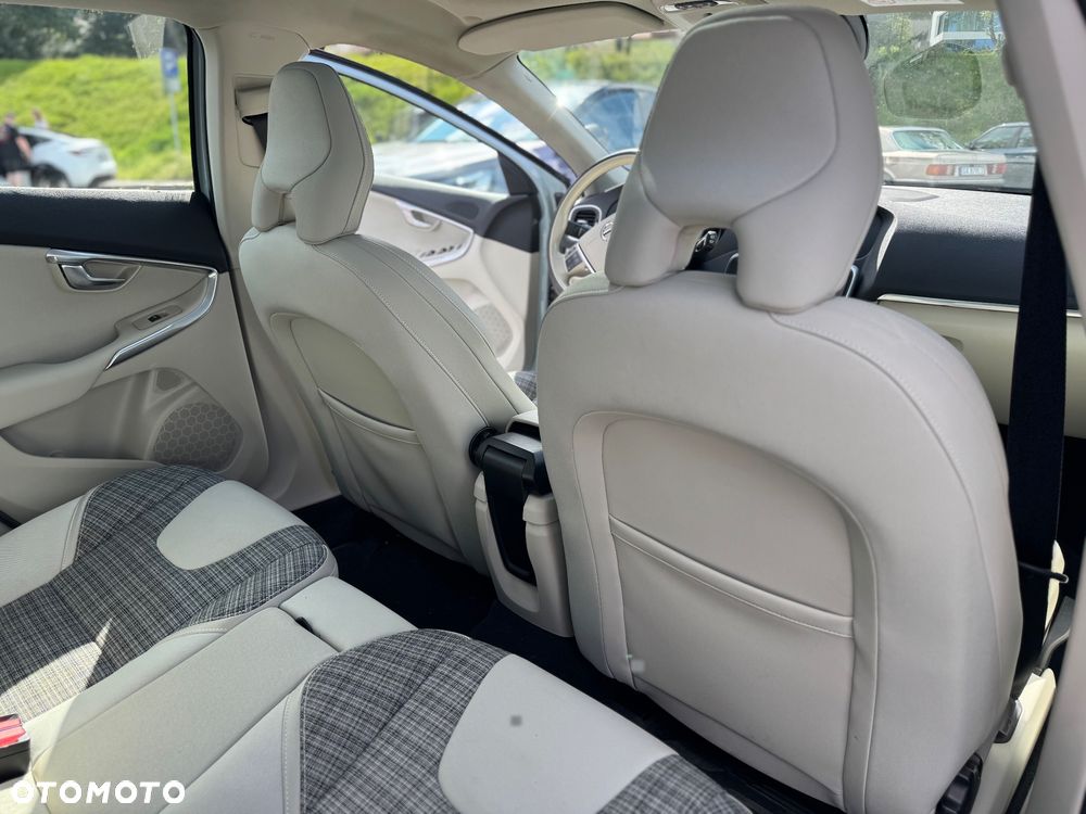 Volvo V40 D4 Drive-E Inscription - 17