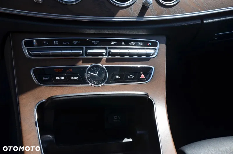 Mercedes-Benz Klasa E 350 d 4Matic T 9G-TRONIC Avantgarde - 33