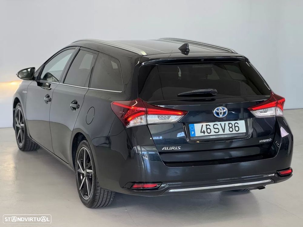 Toyota Auris Touring Sports 1.8 HSD Comfort +P.Techno+P.Sport - 16