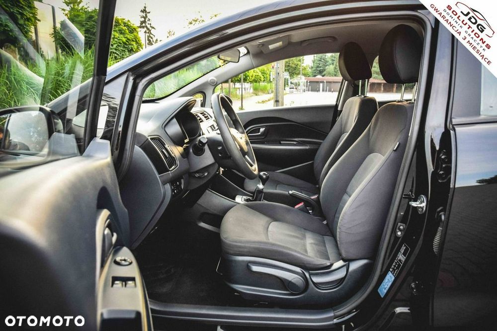 Kia Rio 1.2 Dream Team Edition - 17