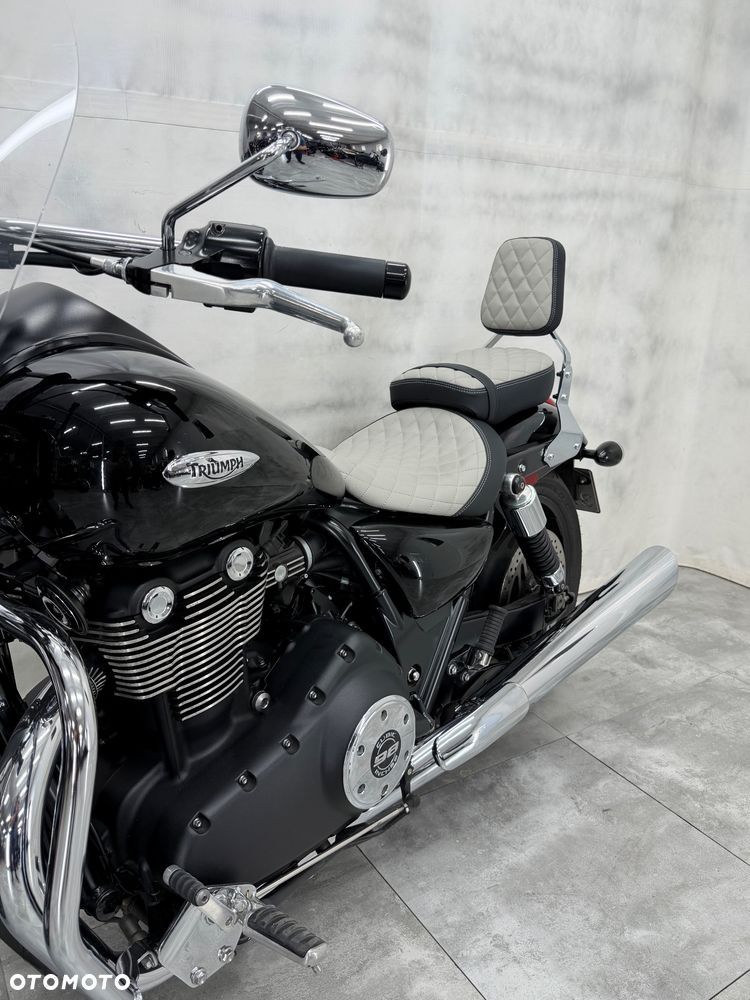 Triumph Thunderbird - 22