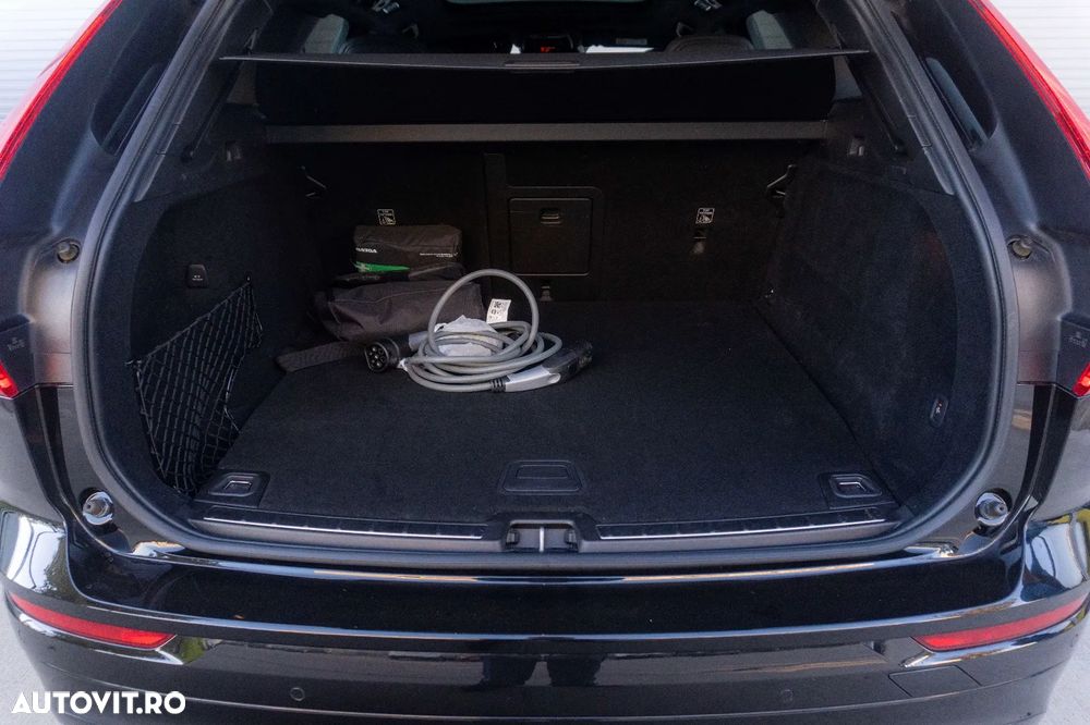 Volvo XC 60 Recharge T6 Twin Engine eAWD R-Design Expression - 35