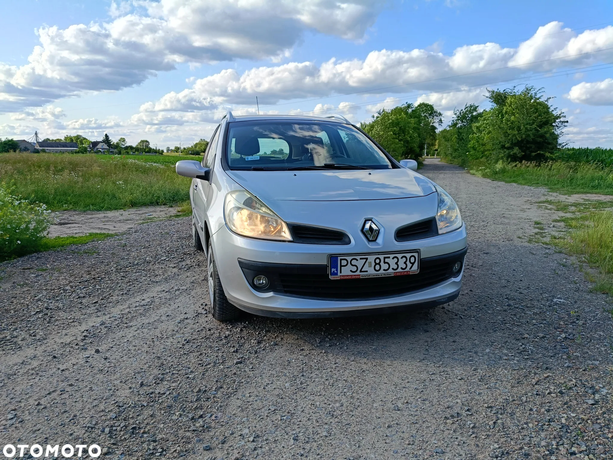 Renault Clio 1.2 16V Grandtour Authentique - 4