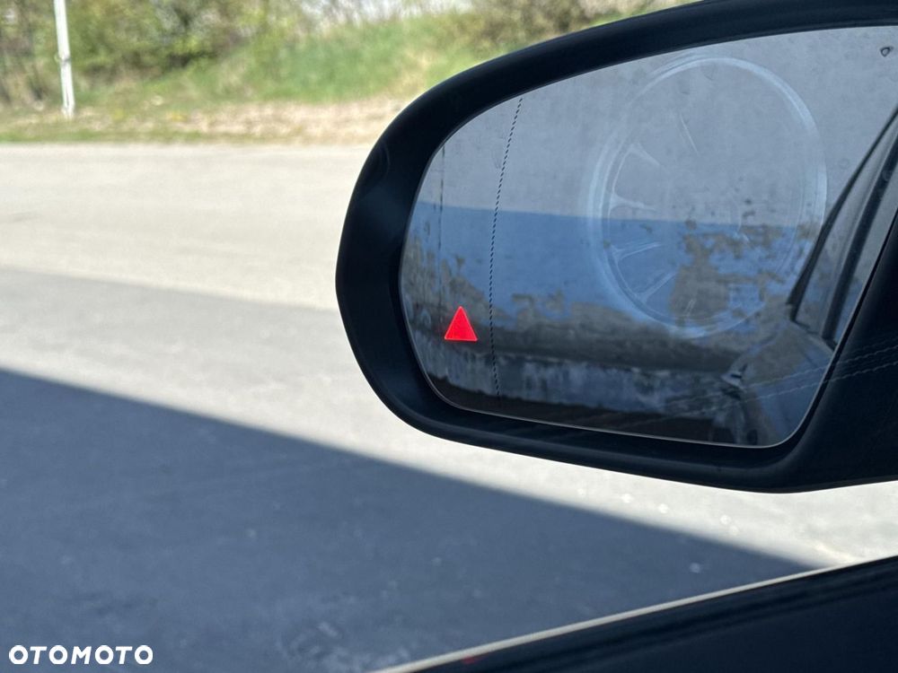 Mercedes-Benz GLB - 26