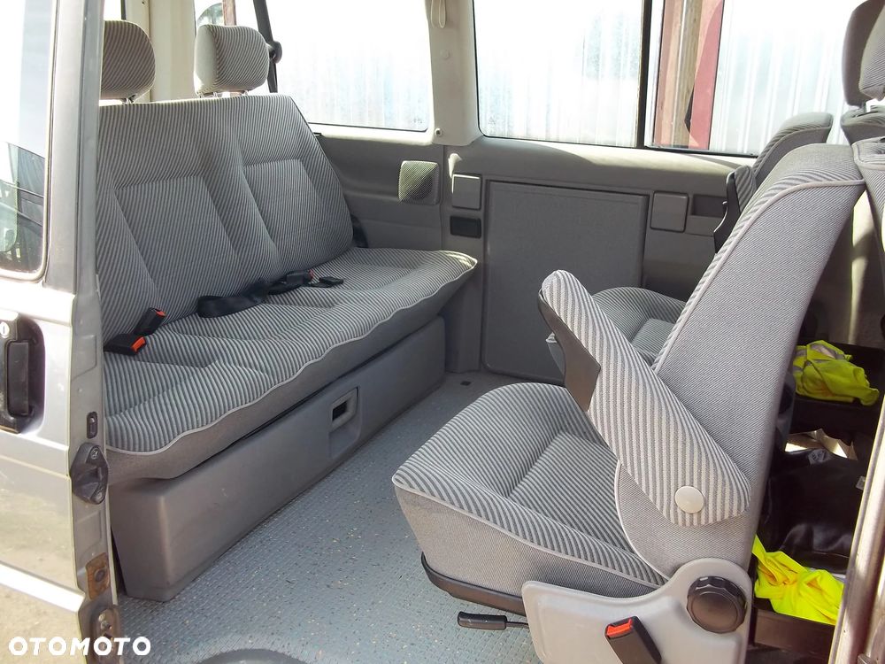 Volkswagen Multivan Standard - 5