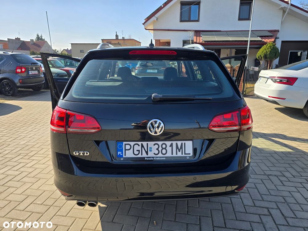 Volkswagen Golf - 22