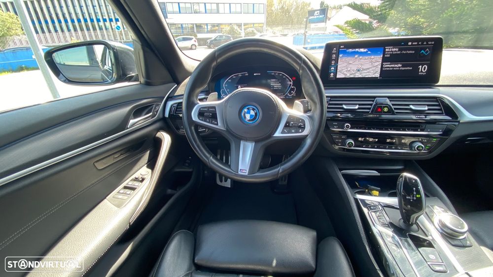 BMW 530 e Pack Desportivo M - 26