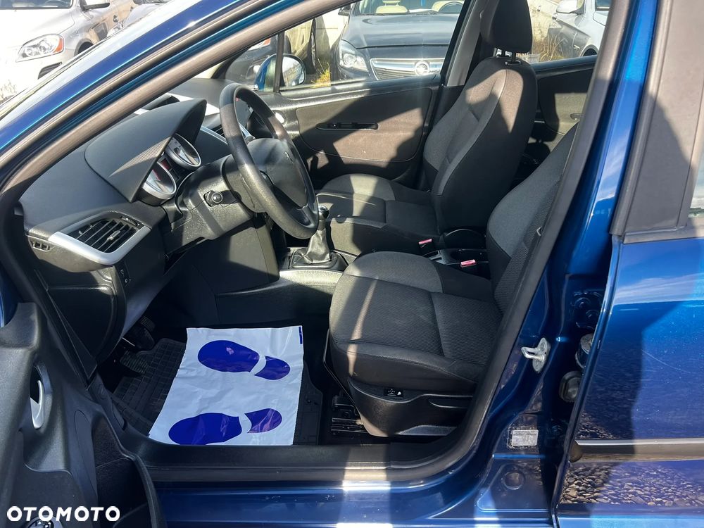 Peugeot 207 1.6 HDi Active - 14